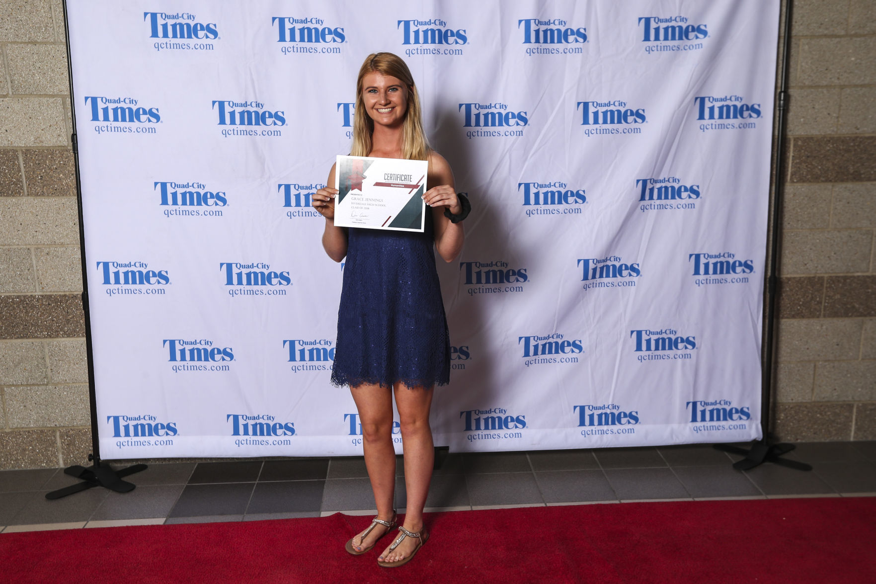 051518-salute-to-academics-red-carpet-075